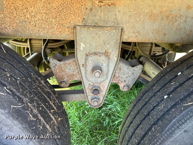 image for item EJ8982 1998 Wilson DWH-400 grain trailer