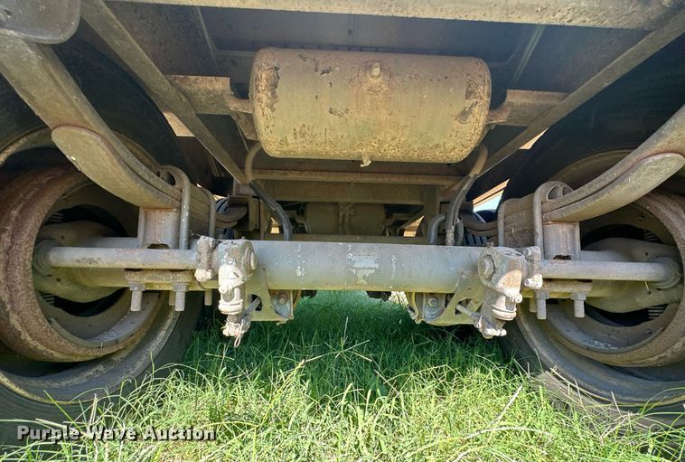 image for item EJ8982 1998 Wilson DWH-400 grain trailer