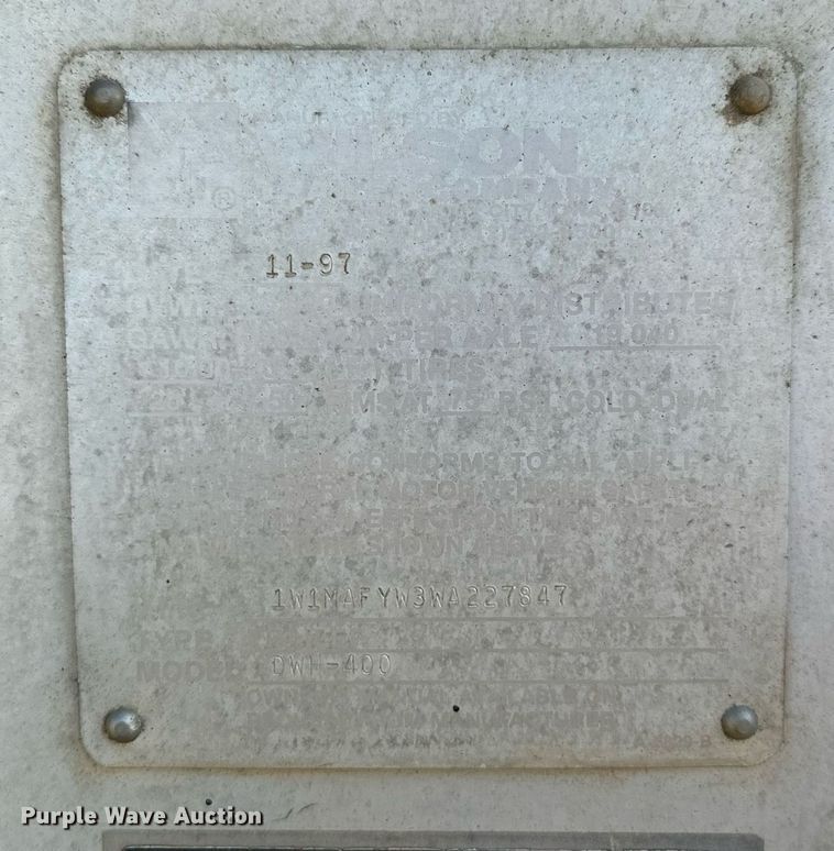 image for item EJ8982 1998 Wilson DWH-400 grain trailer