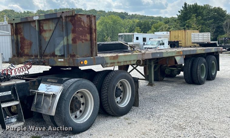 image for item EK3287 1991 Dynaweld M871A2 flatbed trailer