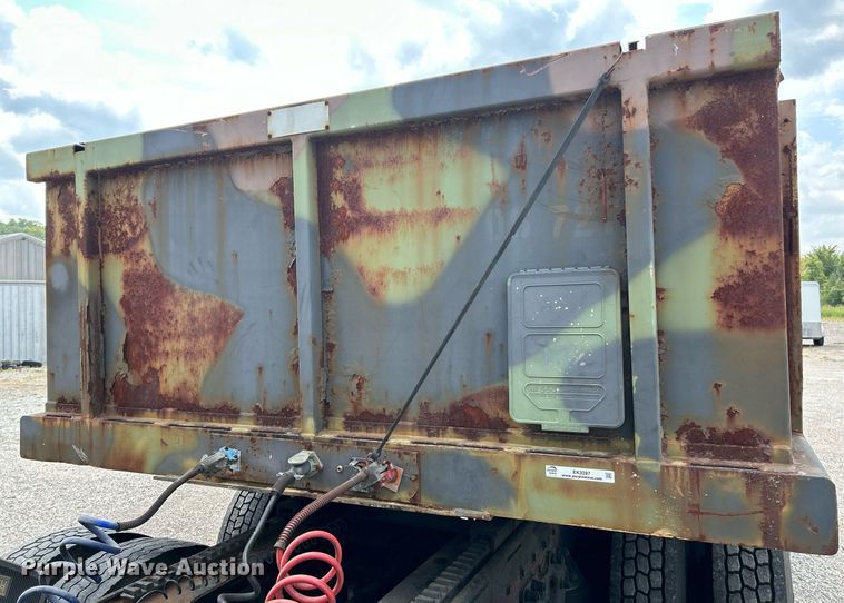 image for item EK3287 1991 Dynaweld M871A2 flatbed trailer
