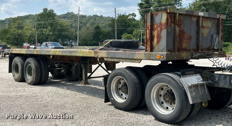 image for item EK3287 1991 Dynaweld M871A2 flatbed trailer