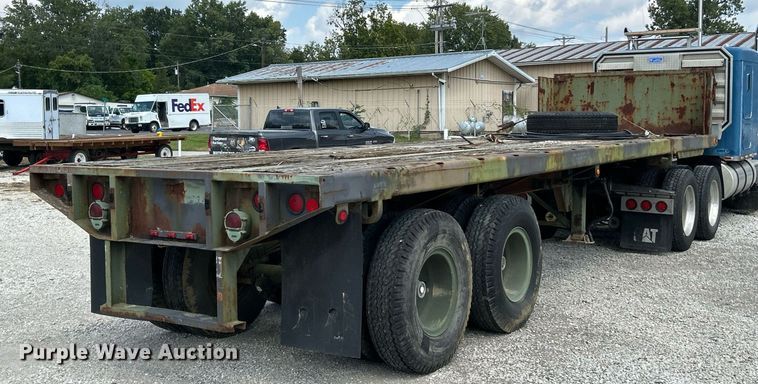 image for item EK3287 1991 Dynaweld M871A2 flatbed trailer