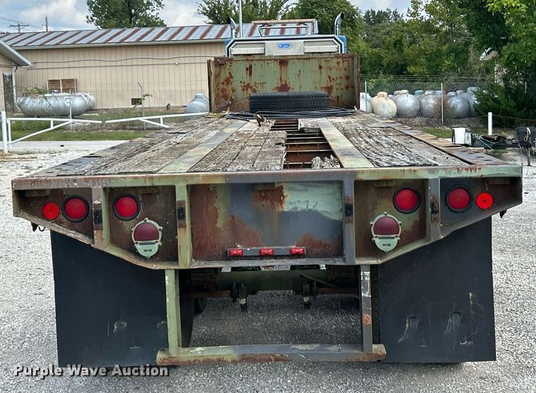 image for item EK3287 1991 Dynaweld M871A2 flatbed trailer