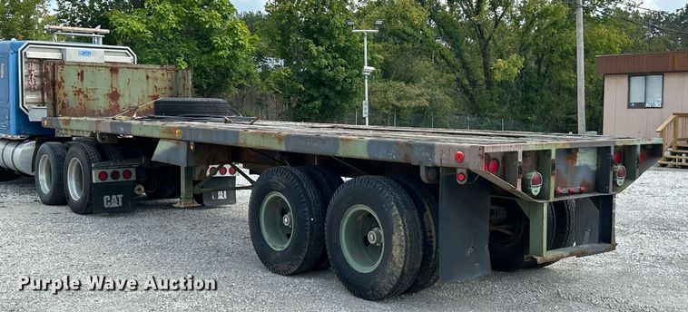image for item EK3287 1991 Dynaweld M871A2 flatbed trailer