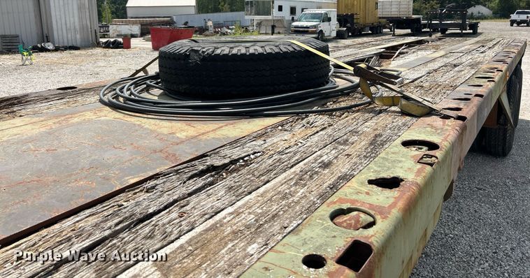 image for item EK3287 1991 Dynaweld M871A2 flatbed trailer