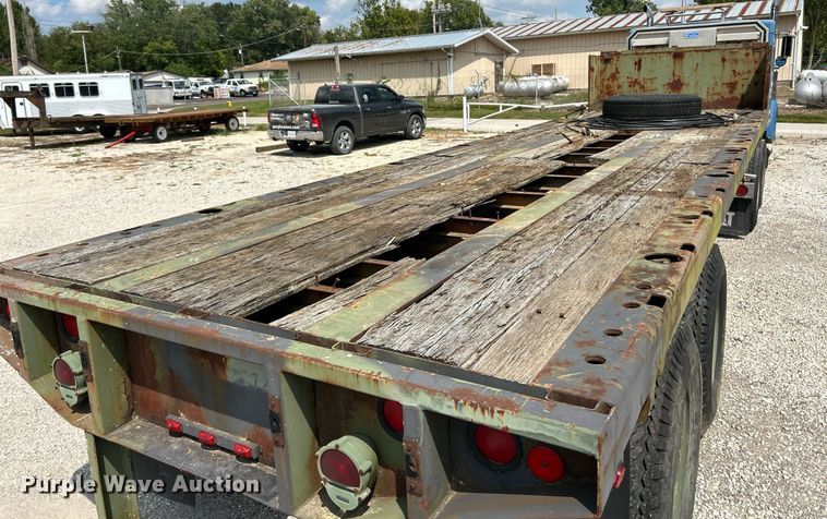 image for item EK3287 1991 Dynaweld M871A2 flatbed trailer