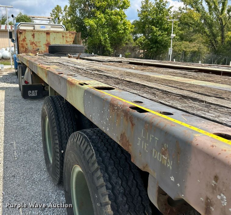 image for item EK3287 1991 Dynaweld M871A2 flatbed trailer