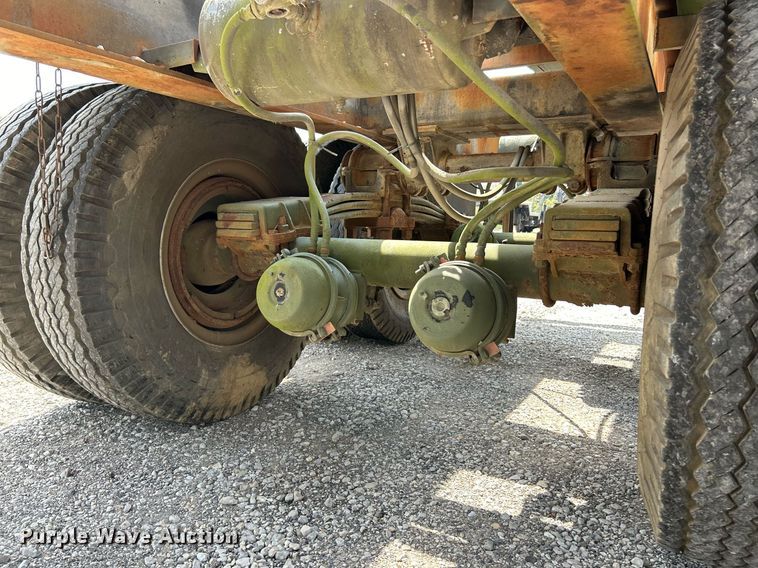 image for item EK3287 1991 Dynaweld M871A2 flatbed trailer