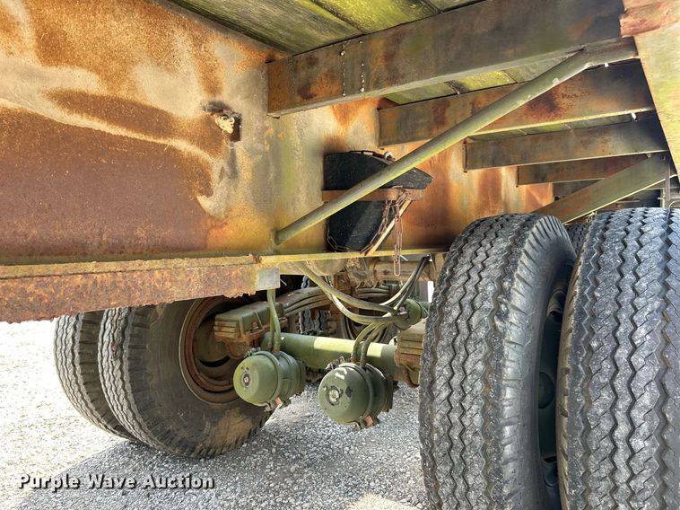 image for item EK3287 1991 Dynaweld M871A2 flatbed trailer