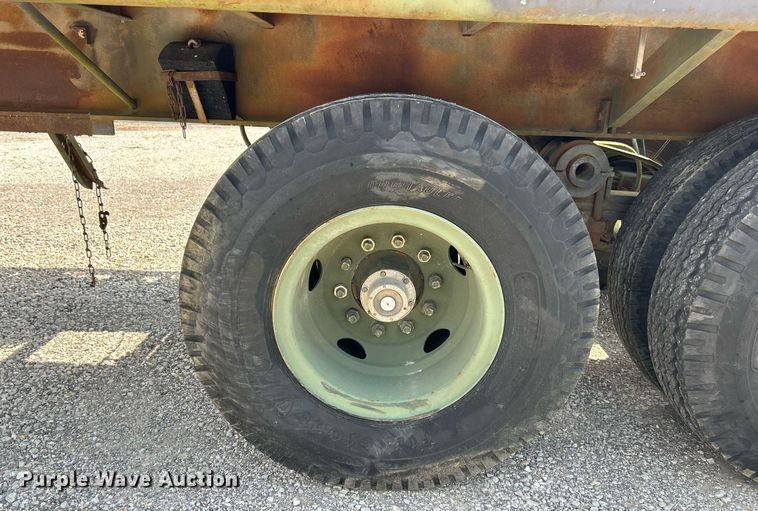 image for item EK3287 1991 Dynaweld M871A2 flatbed trailer