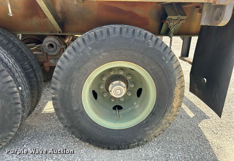 image for item EK3287 1991 Dynaweld M871A2 flatbed trailer