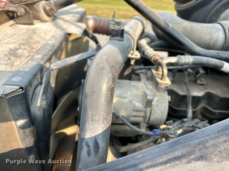 image for item EK3289 2004 Kenworth  T300 semi truck