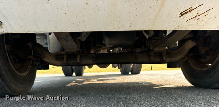 image for item EK3289 2004 Kenworth  T300 semi truck