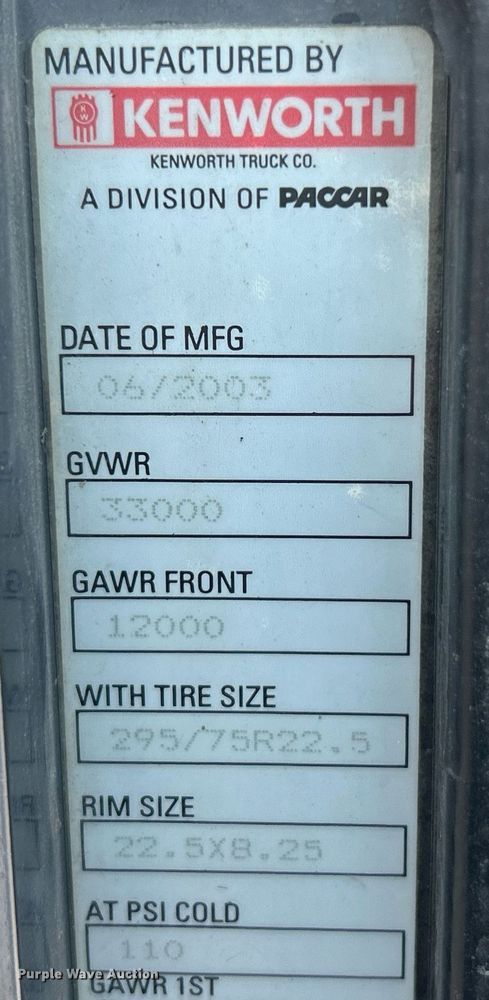 image for item EK3289 2004 Kenworth  T300 semi truck