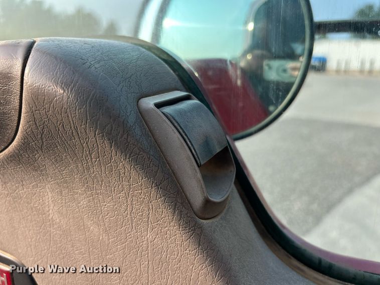 image for item EK3290 2010 Kenworth T800 semi truck