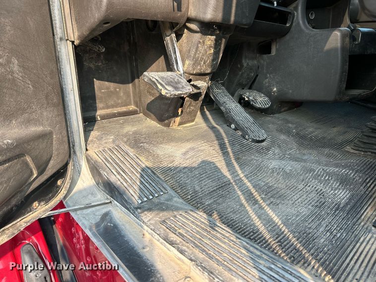 image for item EK3290 2010 Kenworth T800 semi truck