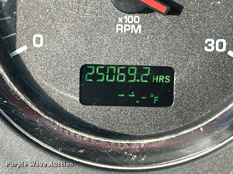 image for item EK3290 2010 Kenworth T800 semi truck