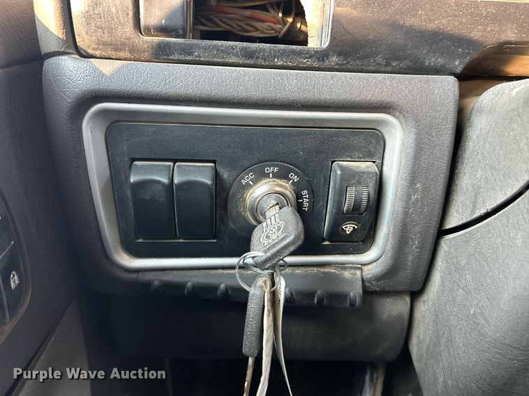 image for item EK3290 2010 Kenworth T800 semi truck