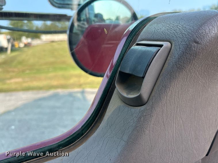 image for item EK3290 2010 Kenworth T800 semi truck