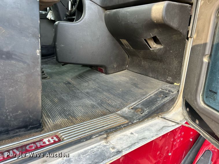 image for item EK3290 2010 Kenworth T800 semi truck