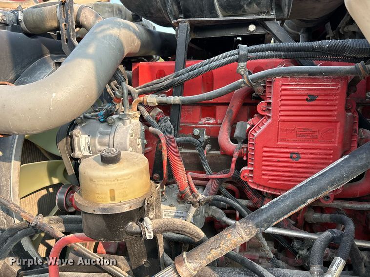 image for item EK3290 2010 Kenworth T800 semi truck