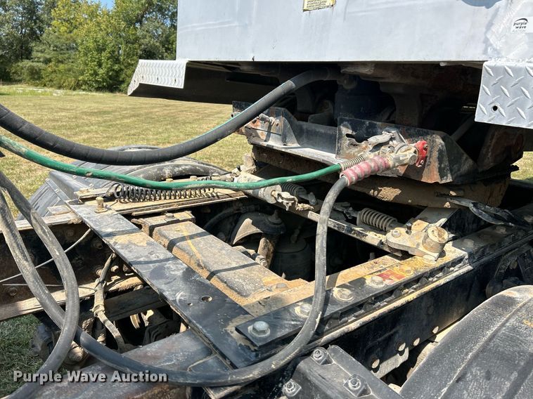 image for item EK3294 2006 Travis T/90 end dump trailer