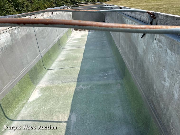 image for item EK3295 2005 Trailstar end dump trailer