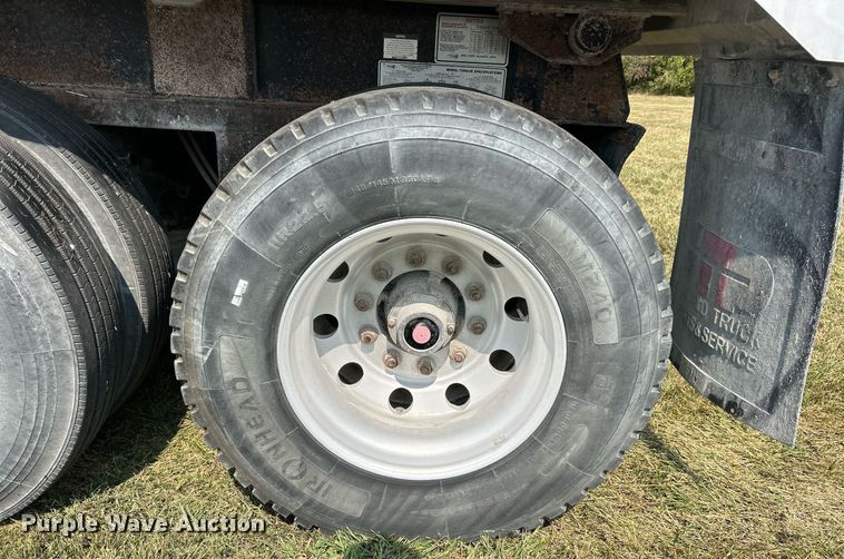 image for item EK3295 2005 Trailstar end dump trailer