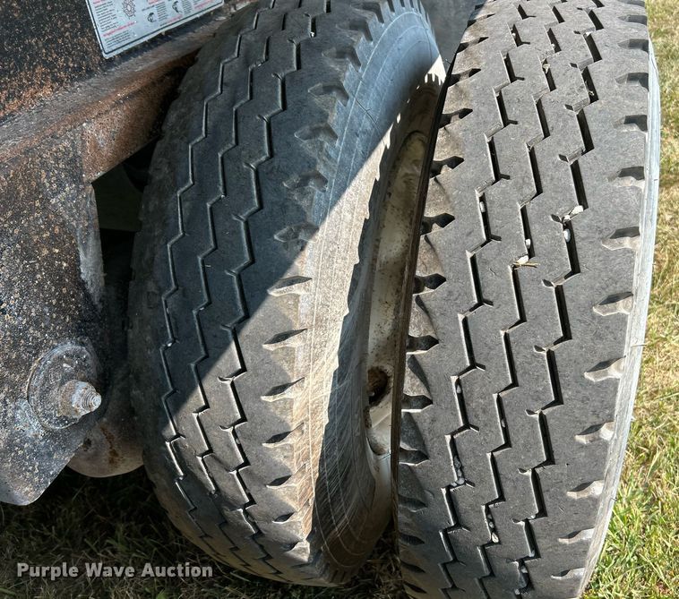 image for item EK3295 2005 Trailstar end dump trailer