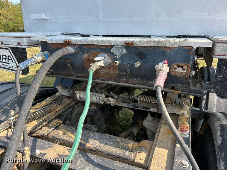 image for item EK3296 2000 Cobra  end dump trailer