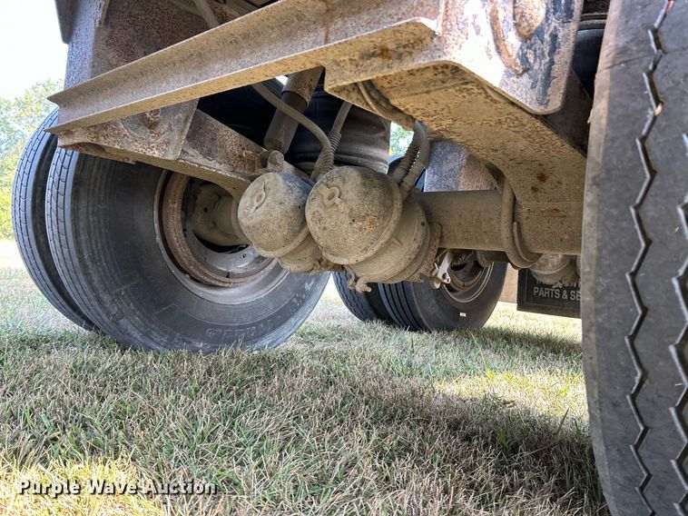 image for item EK3296 2000 Cobra  end dump trailer