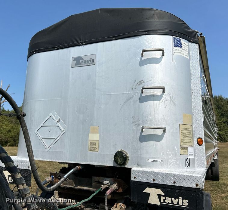 image for item EK3297 2008 Travis end dump trailer