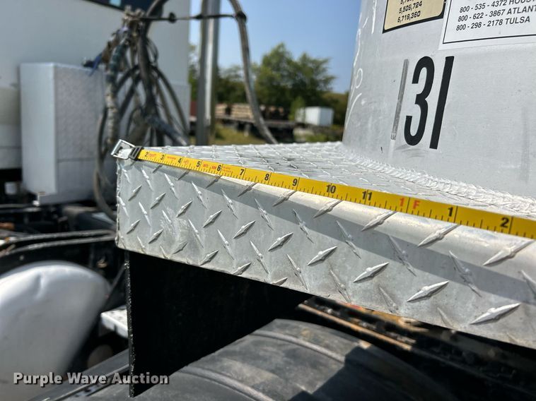 image for item EK3297 2008 Travis end dump trailer