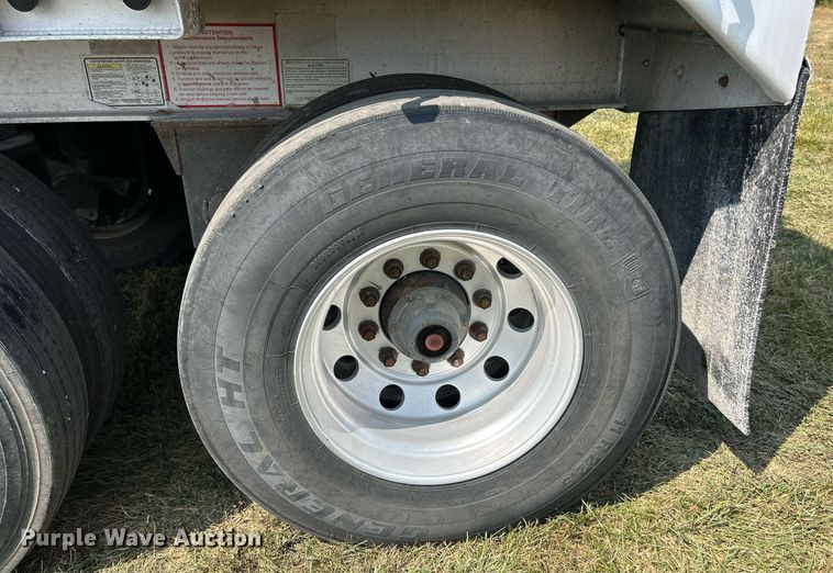 image for item EK3297 2008 Travis end dump trailer