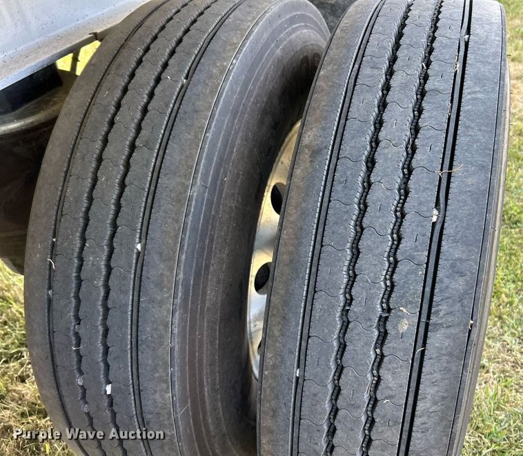 image for item EK3297 2008 Travis end dump trailer