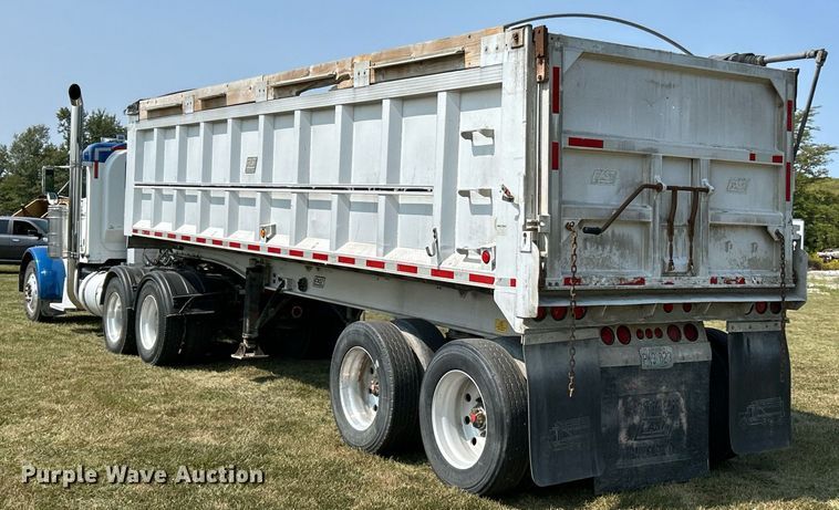 image for item EK3298 2000 East end dump trailer