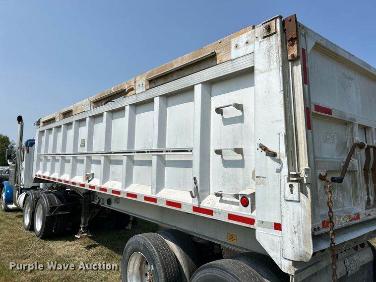 image for item EK3298 2000 East end dump trailer