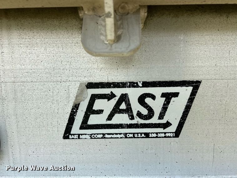 image for item EK3298 2000 East end dump trailer