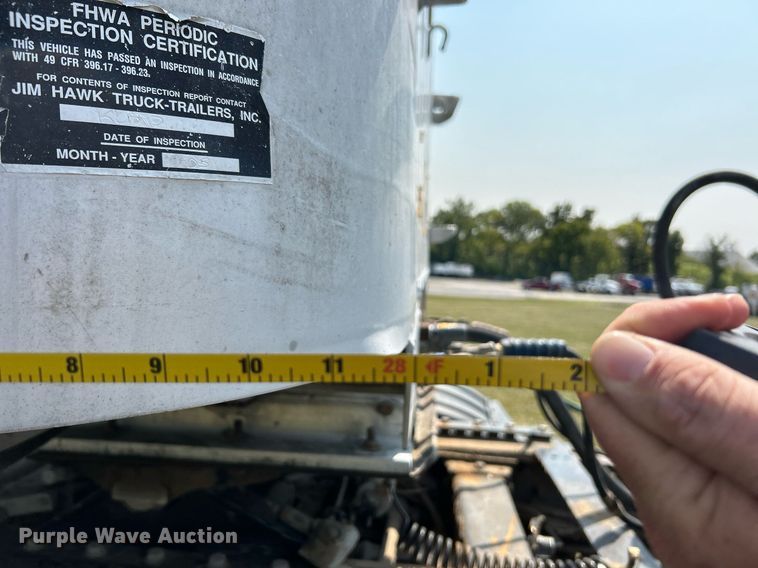 image for item EK3298 2000 East end dump trailer