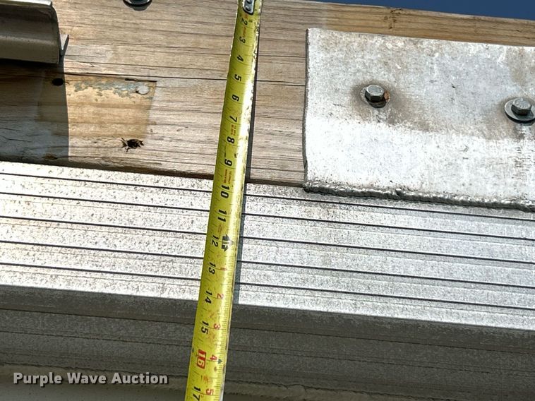 image for item EK3298 2000 East end dump trailer