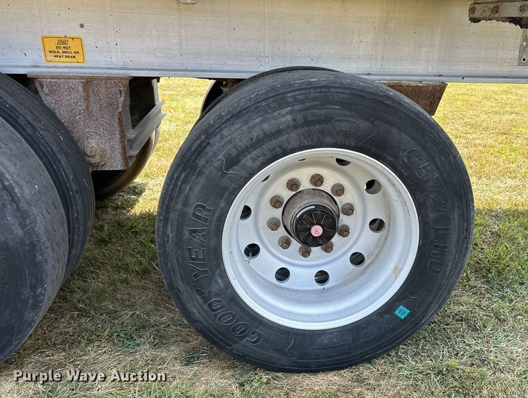 image for item EK3298 2000 East end dump trailer