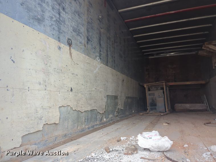 image for item EQ2077 1990 Road Systems Trailers dry van trailer