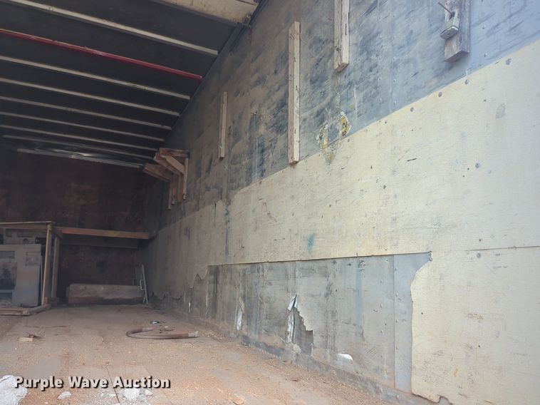 image for item EQ2077 1990 Road Systems Trailers dry van trailer