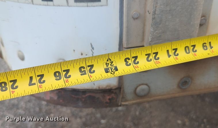 image for item EQ2077 1990 Road Systems Trailers dry van trailer