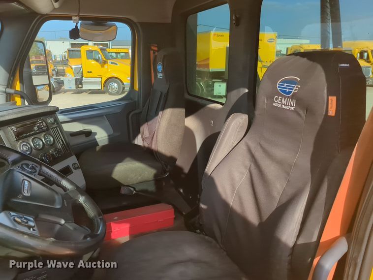 image for item EQ2154 2021 Freightliner Cascadia 126 semi truck