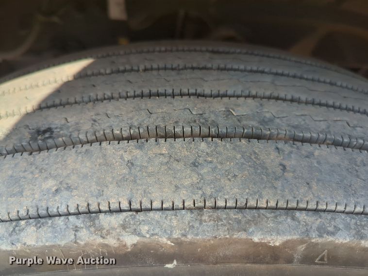 image for item EQ2154 2021 Freightliner Cascadia 126 semi truck