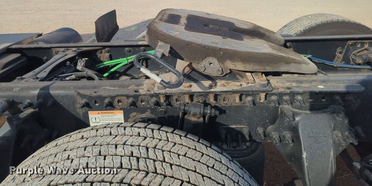 image for item EQ2155 2020 Freightliner  Cascadia 126 semi truck