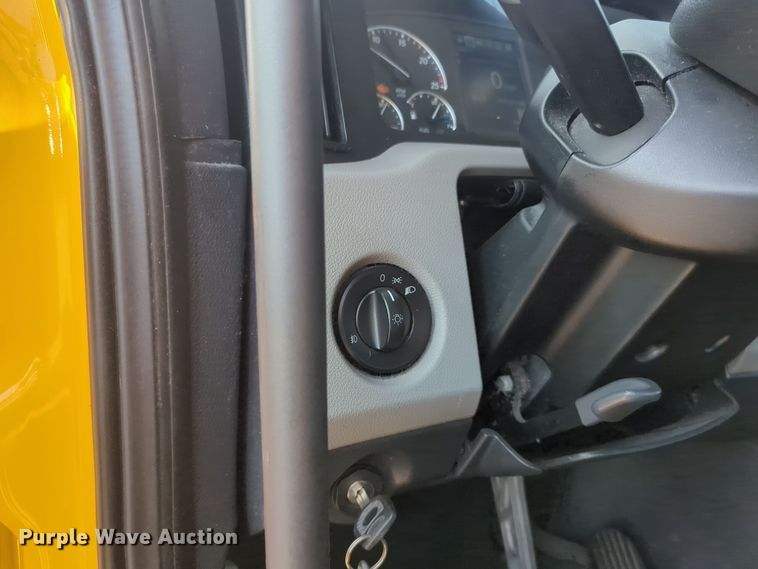 image for item EQ2155 2020 Freightliner  Cascadia 126 semi truck