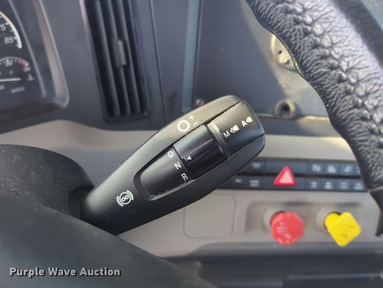 image for item EQ2155 2020 Freightliner  Cascadia 126 semi truck